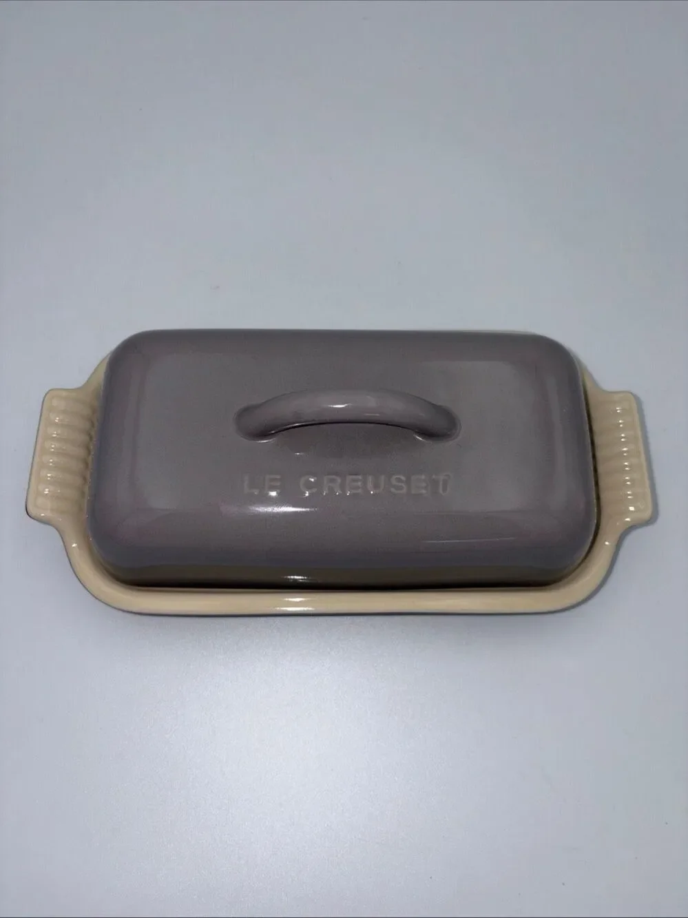 Le Creuset Heritage Stoneware Butter Dish 8.3 x 4.1 x 3 Decorative and Durable G